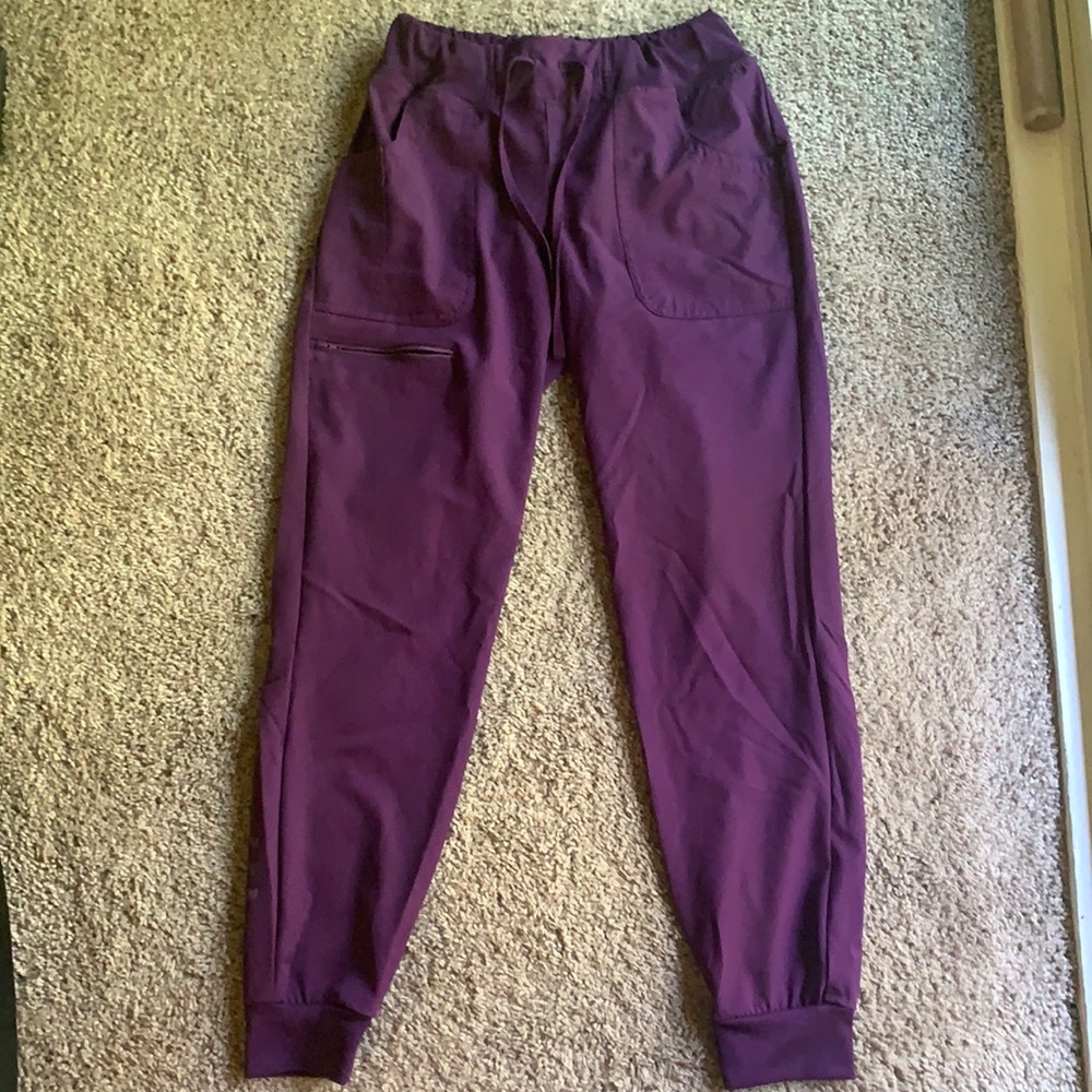Heart & Soul jogger scrub pants